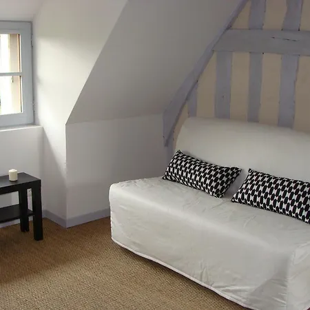 Le Vieux Castel Frühstückspension Goustranville
